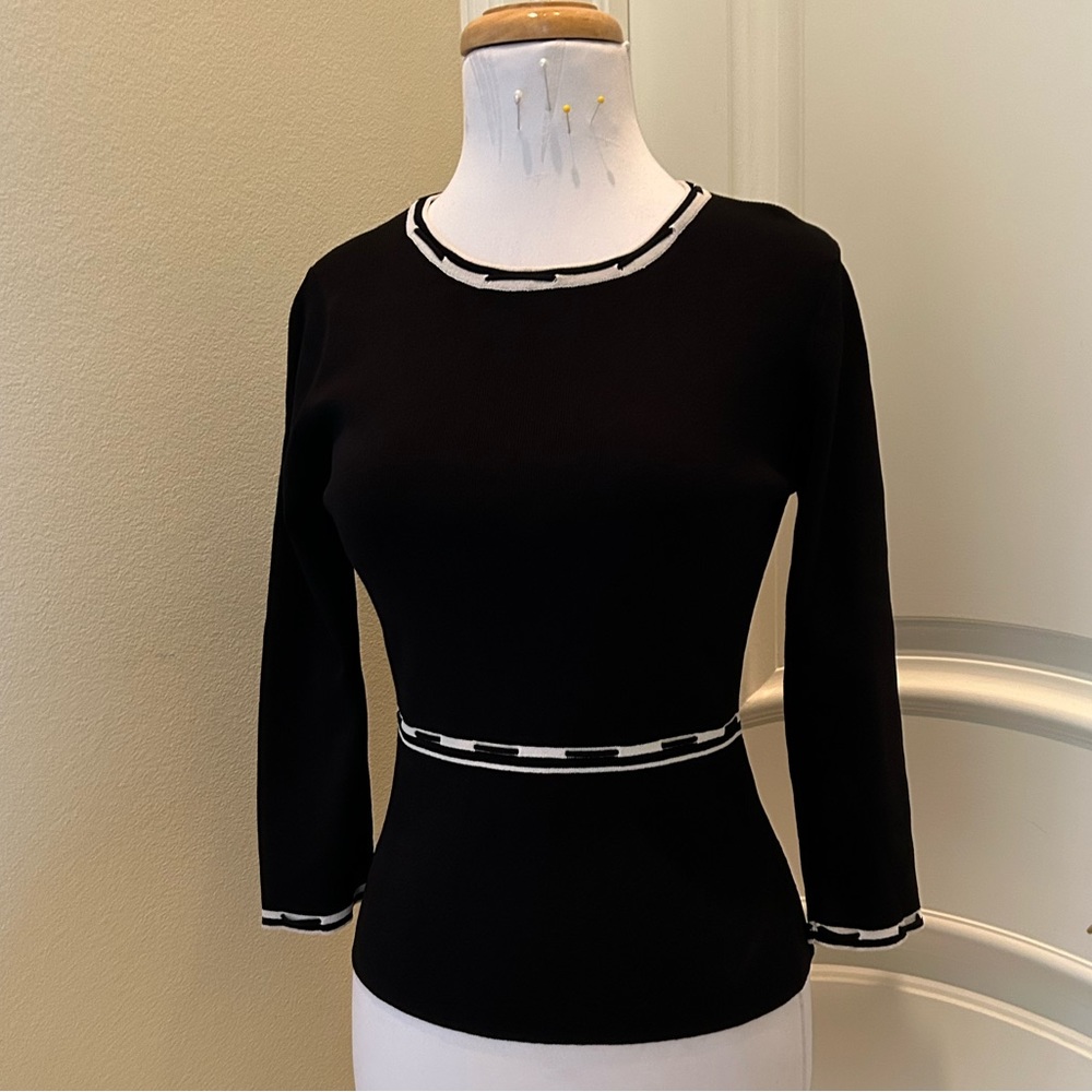 Nwot Ziani  Couture black and white knit top with knit rope details